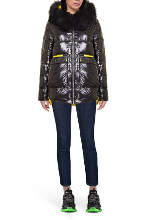 Куртка с мехом на капюшоне черная class=