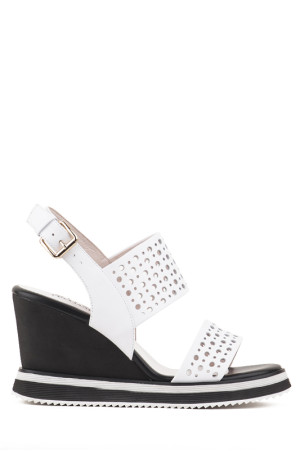 Босоножки на танкетке от Pucciani из белой кожи class=