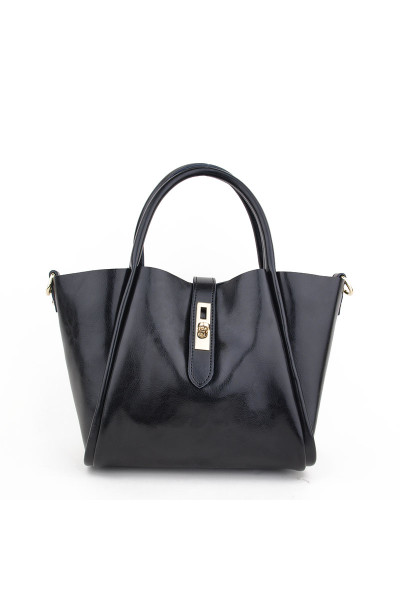 Женская сумка черного цвета из натуральной кожи
