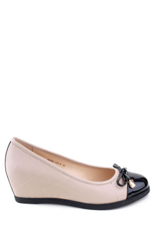 Женские туфли на танкетке Basconi натуральная кожа бежевого цвета class=