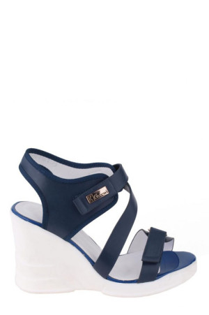 Синие босоножки на танкетке белого цвета Sprinksolo class=