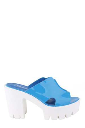 Летние босоножки на белой тракторной подошве Springsolo синяя лаковая class=