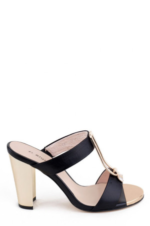 Черные кожаные босоножки D.bigioni на золотистом каблуке class=